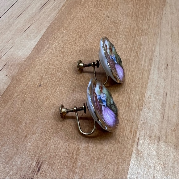 Vintage Limoges France Ceramic Handpainted Courting Couple Screwback Earrings - Picture 4 of 6